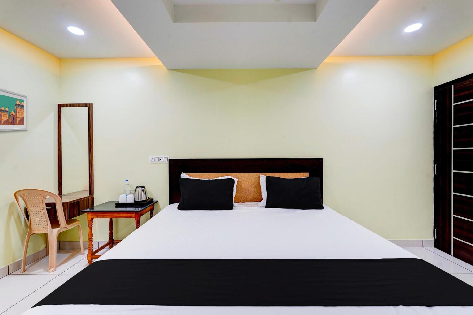 Super Hotel O Perungalathur Near Bus Stand Chennai Extérieur photo