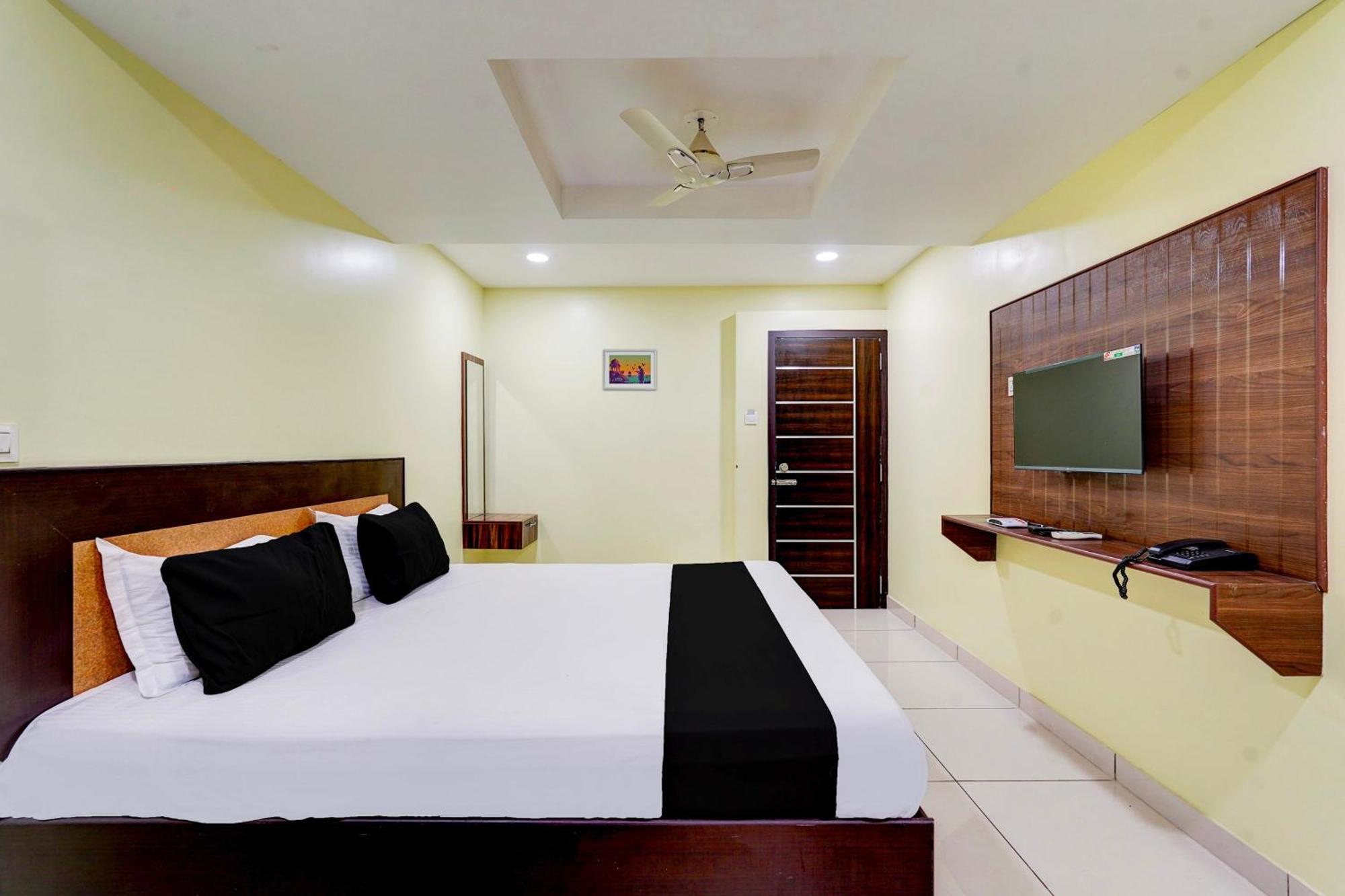 Super Hotel O Perungalathur Near Bus Stand Chennai Extérieur photo